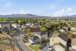 3918 E Parkers Pl, Eagle Mountain, UT 84005 - Photo 3