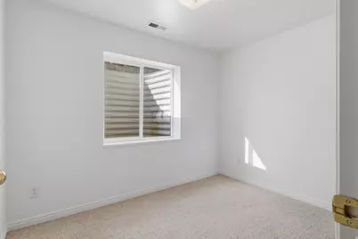 3918 E Parkers Pl, Eagle Mountain, UT 84005 - Photo 21