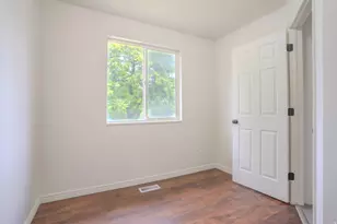 2072 W 3800 S, West Valley, UT 84119 - Photo 21