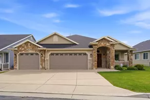 1917 N Farmington Hollow Cir, Farmington, UT 84025 - Photo 1