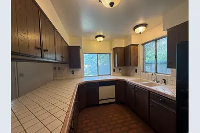11031 S Old England Rd, Sandy, UT 84092 - Photo 21
