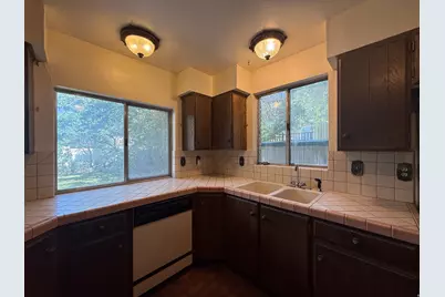 11031 S Old England Rd, Sandy, UT 84092 - Photo 19