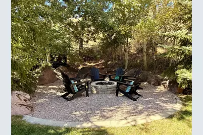 2187 E Eagle Crest Dr, Draper (UT Cnty), UT 84020 - Photo 39