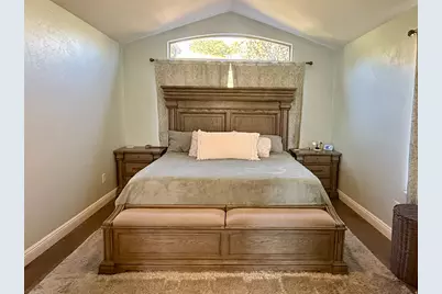 2187 E Eagle Crest Dr, Draper (UT Cnty), UT 84020 - Photo 23