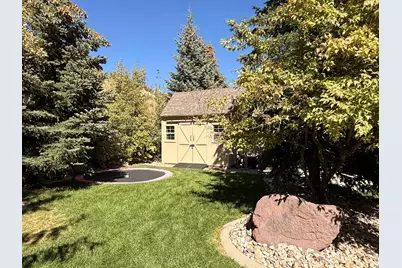 2187 E Eagle Crest Dr, Draper (UT Cnty), UT 84020 - Photo 43