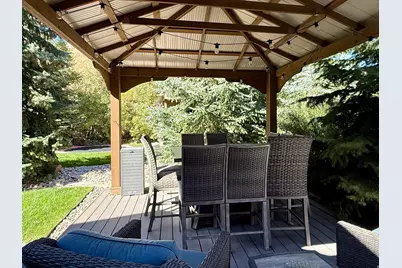 2187 E Eagle Crest Dr, Draper (UT Cnty), UT 84020 - Photo 37