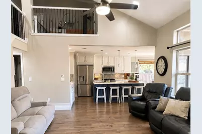 2187 E Eagle Crest Dr, Draper (UT Cnty), UT 84020 - Photo 5