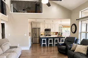 2187 E Eagle Crest Dr, Draper (UT Cnty), UT 84020 - Photo 5
