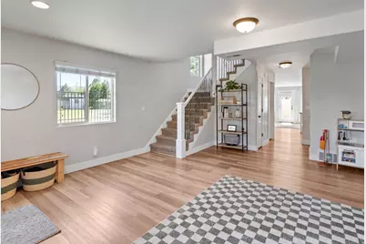 212 S Tamarak Cir, Lehi, UT 84043 - Photo 3