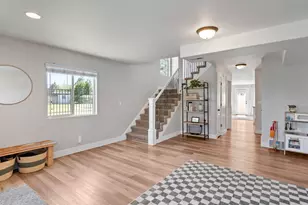 212 S Tamarak Circle, Lehi, UT 84043 - Photo 3