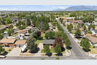 2866 W 1700 N, Clinton, UT 84015 - Photo 31