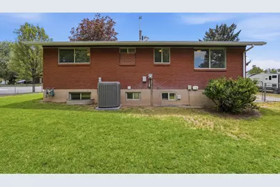 2866 W 1700 N, Clinton, UT 84015 - Photo 25