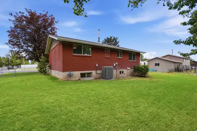 2866 W 1700 N, Clinton, UT 84015 - Photo 27