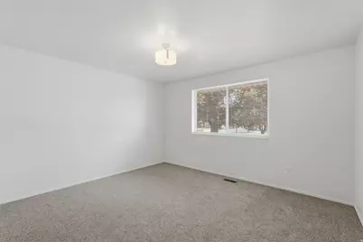 2866 W 1700 N, Clinton, UT 84015 - Photo 9