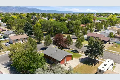 2866 W 1700 N, Clinton, UT 84015 - Photo 33