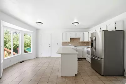 8416 S 300 E, Sandy, UT 84070 - Photo 5