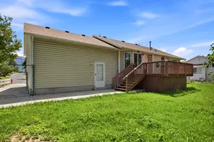 8416 S 300 E, Sandy, UT 84070 - Photo 23