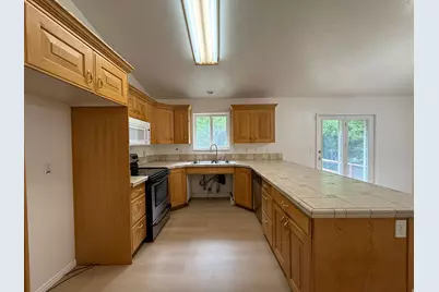 838 E Mountain Rd, Logan, UT 84321 - Photo 9