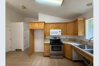 838 E Mountain Rd, Logan, UT 84321 - Photo 11