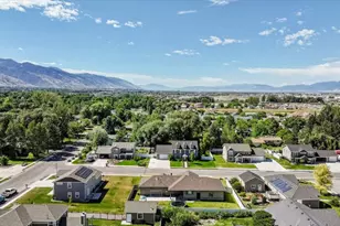 221 W 400 N, Hyde Park, UT 84318 - Photo 43