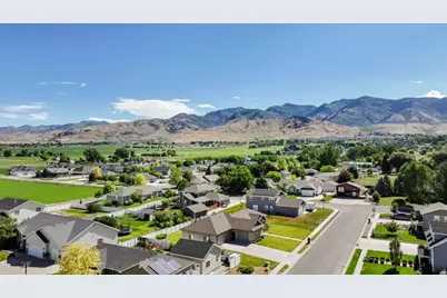 221 W 400 N, Hyde Park, UT 84318 - Photo 37