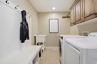 221 W 400 N, Hyde Park, UT 84318 - Photo 21