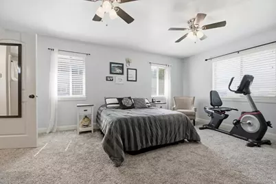 221 W 400 N, Hyde Park, UT 84318 - Photo 17