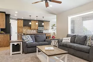 221 W 400 N, Hyde Park, UT 84318 - Photo 7