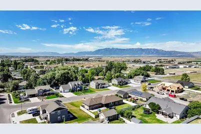 221 W 400 N, Hyde Park, UT 84318 - Photo 41