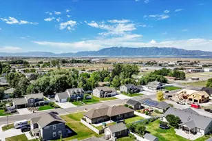 221 W 400 N, Hyde Park, UT 84318 - Photo 41