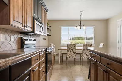 221 W 400 N, Hyde Park, UT 84318 - Photo 11