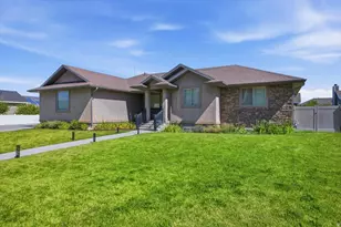 221 W 400 N, Hyde Park, UT 84318 - Photo 1