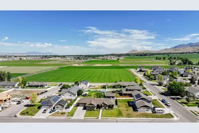 221 W 400 N, Hyde Park, UT 84318 - Photo 39