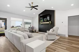 1138 E 200 N, Hyde Park, UT 84318 - Photo 7