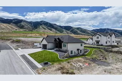 1138 E 200 N, Hyde Park, UT 84318 - Photo 3