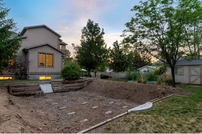 1675 E Prescott Dr, Sandy, UT 84092 - Photo 47