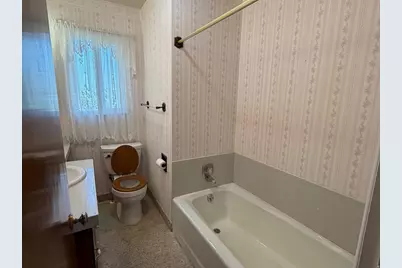 592 W Lasalle Dr S, Murray, UT 84123 - Photo 9