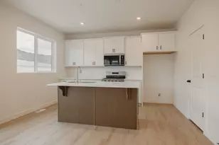 3634 N Eagle Meadow Dr, Eagle Mountain, UT 84005 - Photo 3