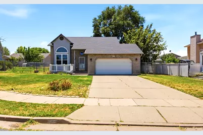 621 W 1000 N, Clinton, UT 84015 - Photo 3