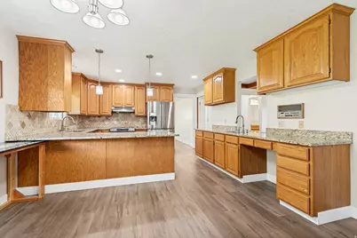 574 S Tamarack Dr E, Tooele, UT 84074 - Photo 5