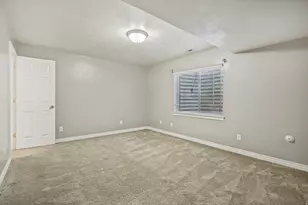 1505 N 2150 E, Layton, UT 84040 - Photo 25