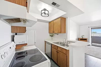 925 E Creek Hill Ln S #30, Midvale, UT 84047 - Photo 7