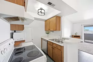925 E Creek Hill Ln S, Midvale, UT 84047 - Photo 7