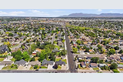 546 W 2525 S, Syracuse, UT 84075 - Photo 3