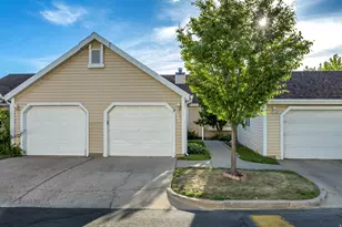 3268 S Plum Tree Ln, Bountiful, UT 84010 - Photo 3