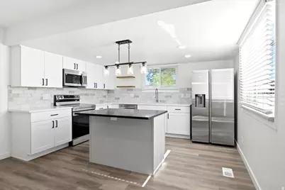 1676 E 11245 S, Sandy, UT 84092 - Photo 9