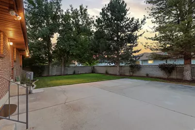 1649 E Success Ln, Sandy, UT 84092 - Photo 33