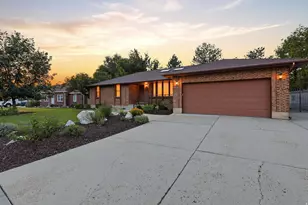 1649 E Success Ln, Sandy, UT 84092 - Photo 29