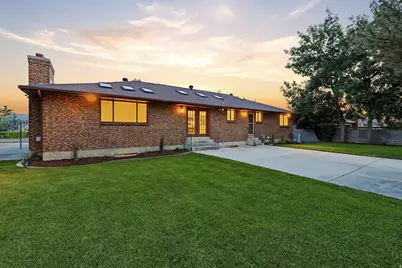 1649 E Success Ln, Sandy, UT 84092 - Photo 31