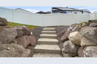 2323 E Patriot Dr, Eagle Mountain, UT 84005 - Photo 31